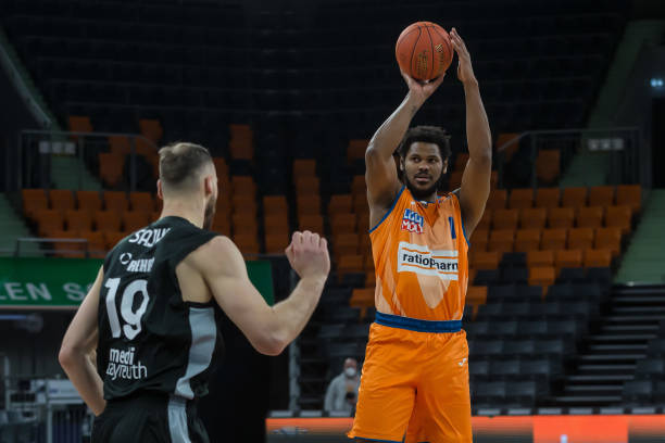 险对整体战 险对整体战