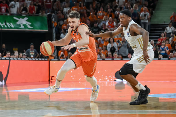 努尔基奇对 努尔基奇对